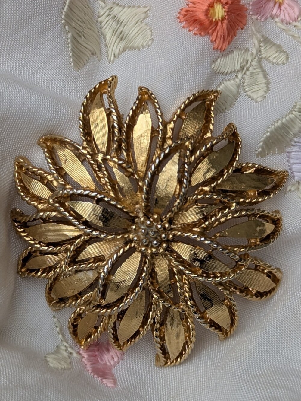 D'Orlan Vintage Floral Flower Brooch Pin Quiet Luxury Bohemian 70s Retro - Picture 8 of 14